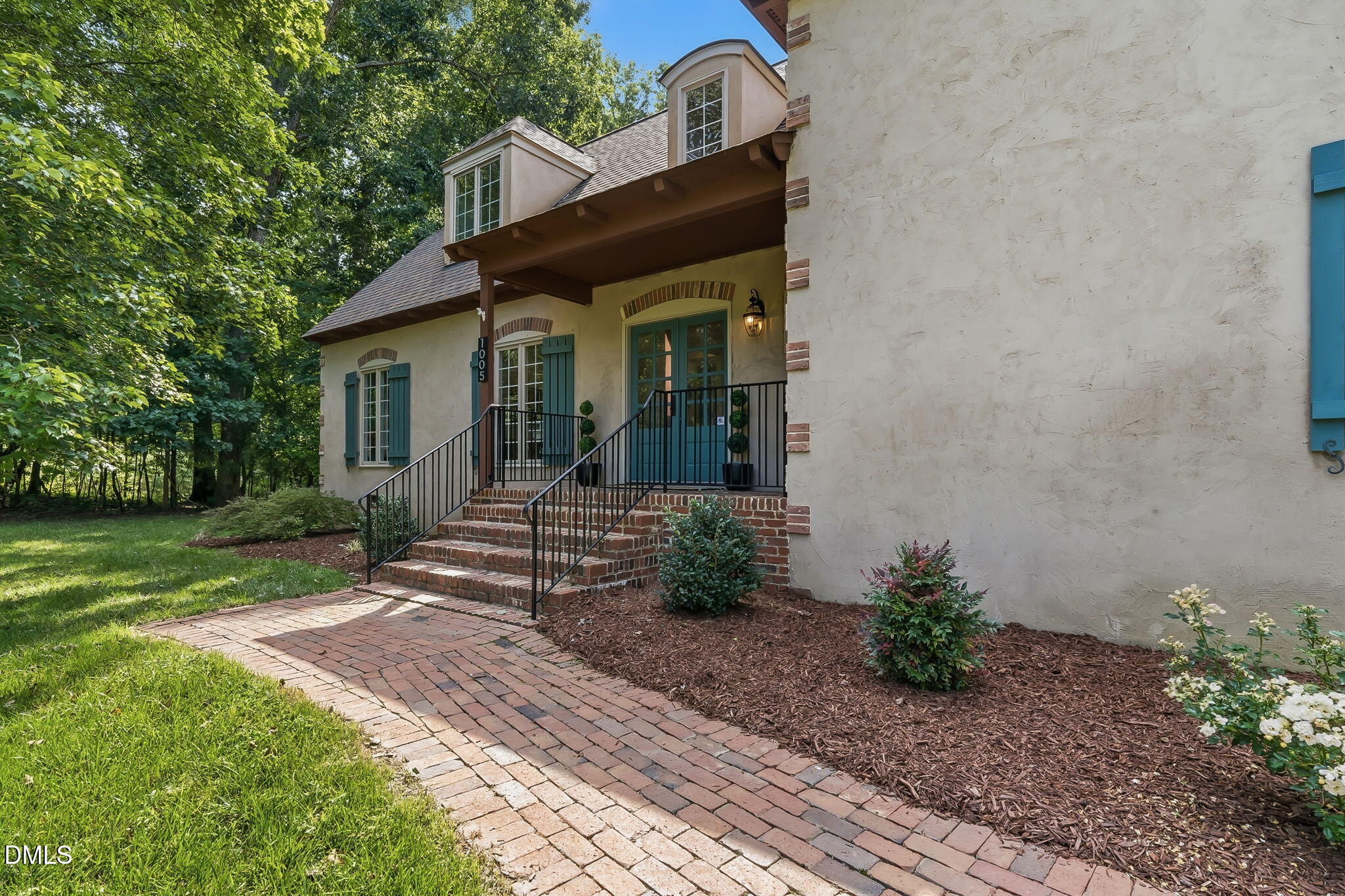 main property photo 23