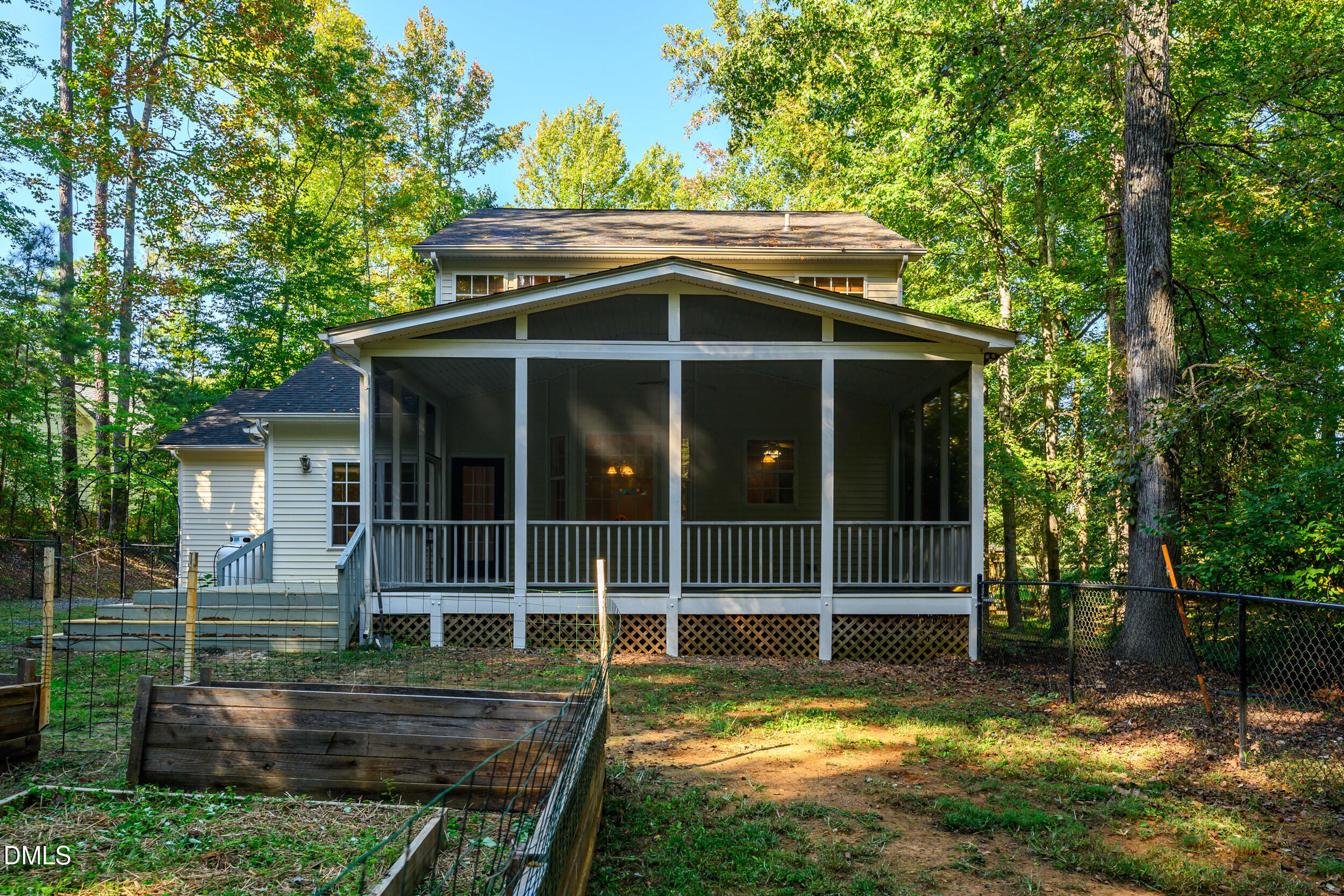 main property photo 34