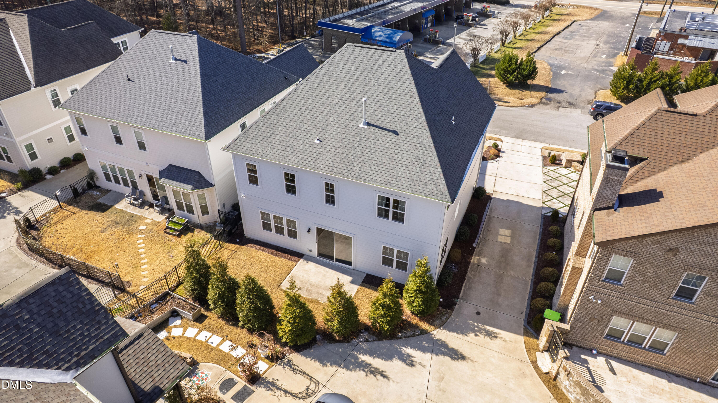 main property photo 44