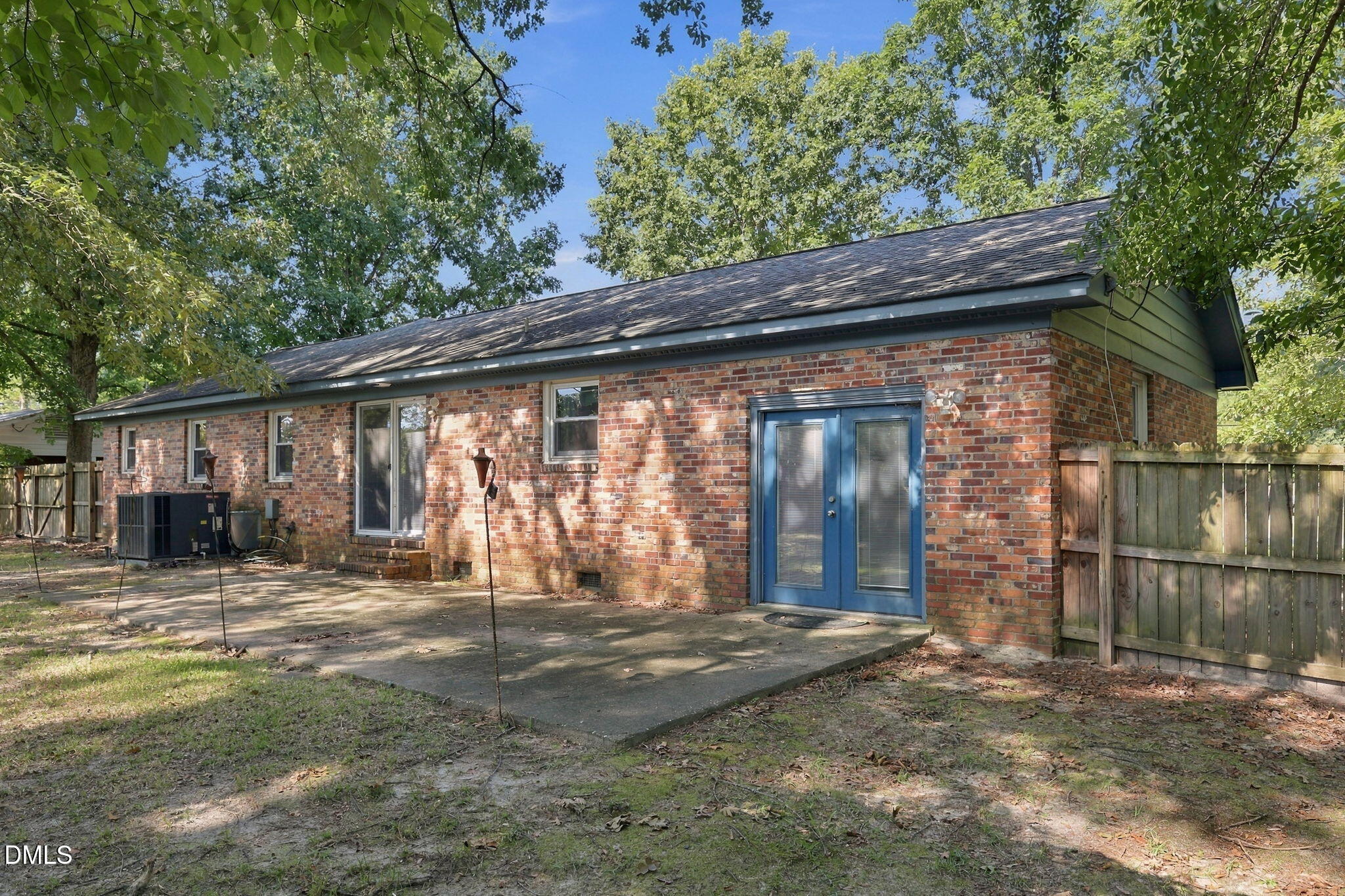 main property photo 30