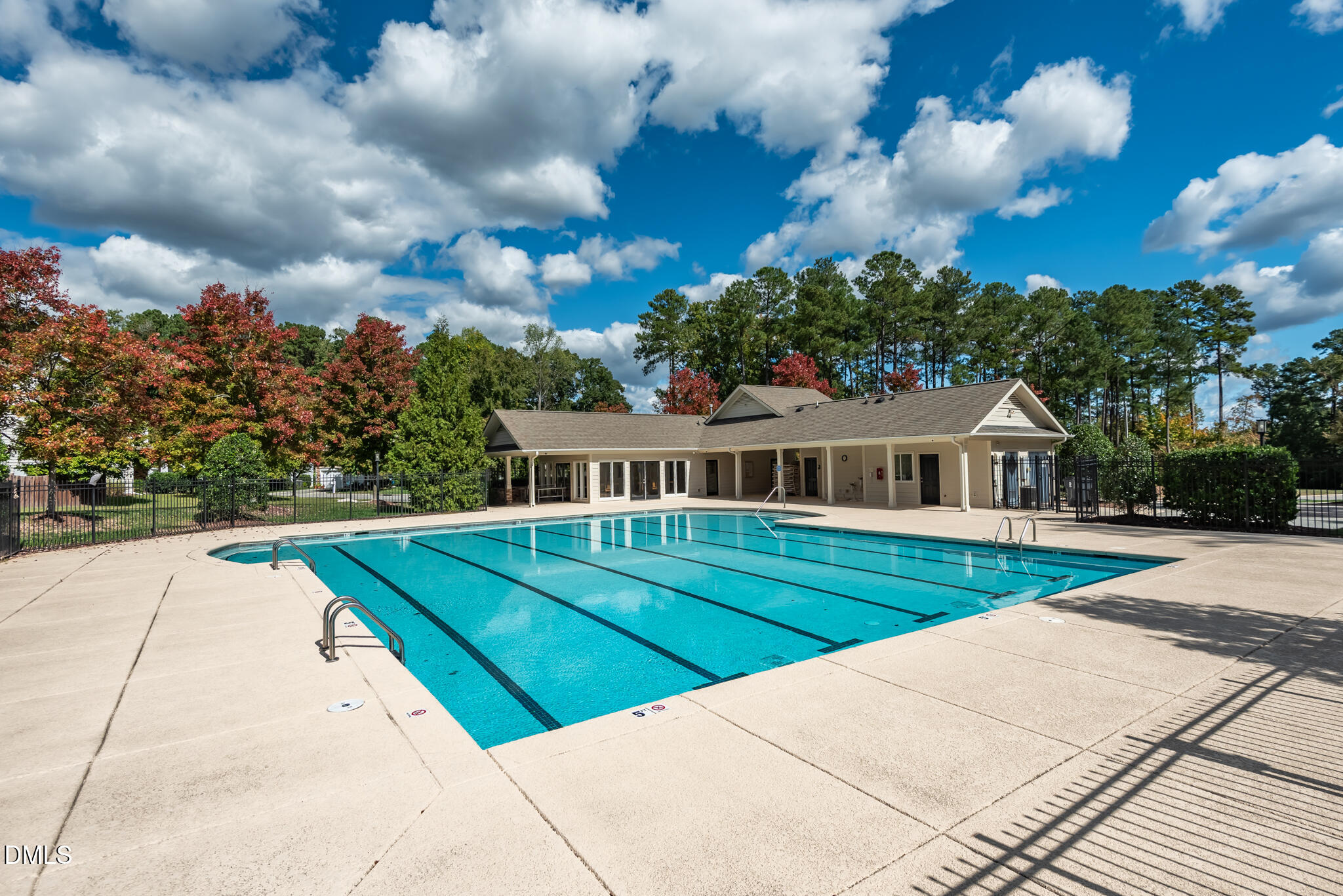 main property photo 30