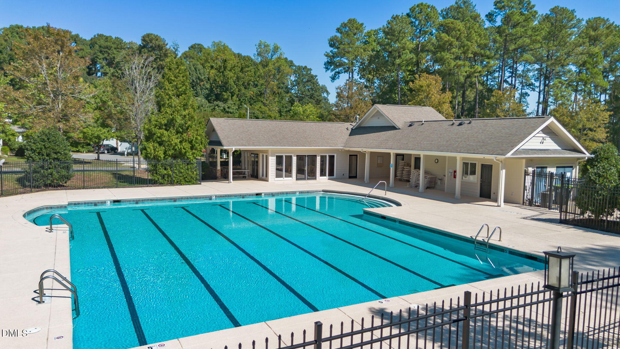 main property photo 31