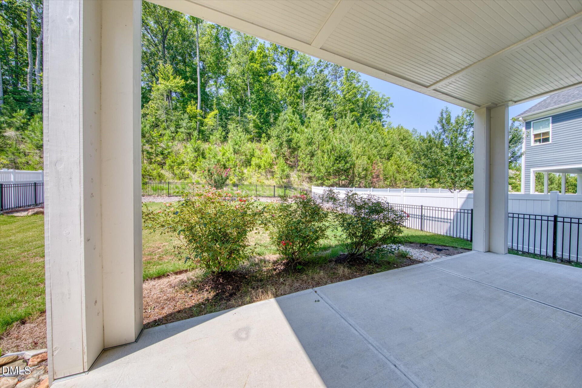 main property photo 12