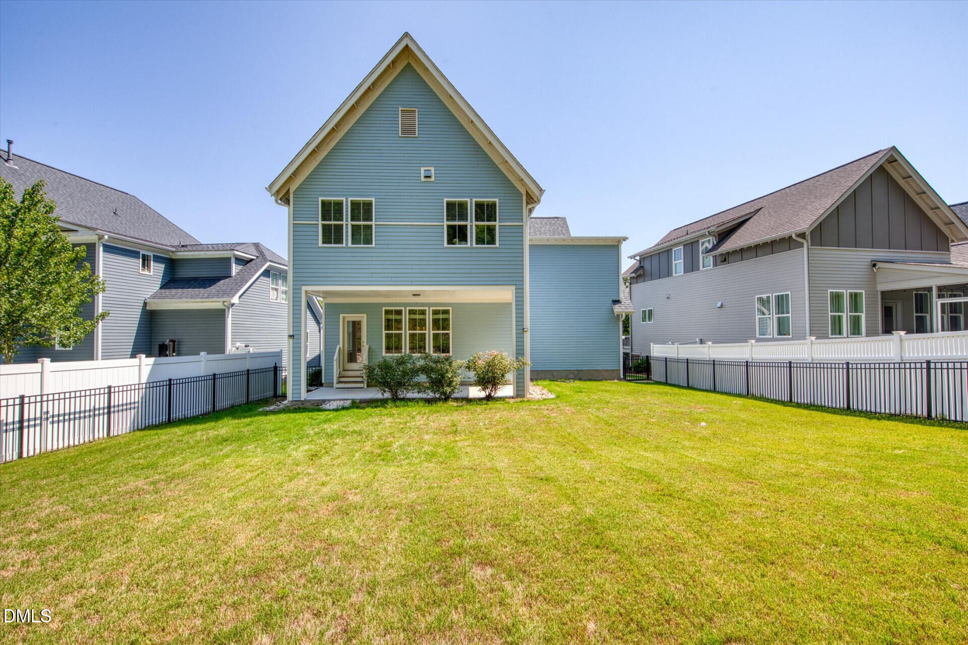 main property photo 8