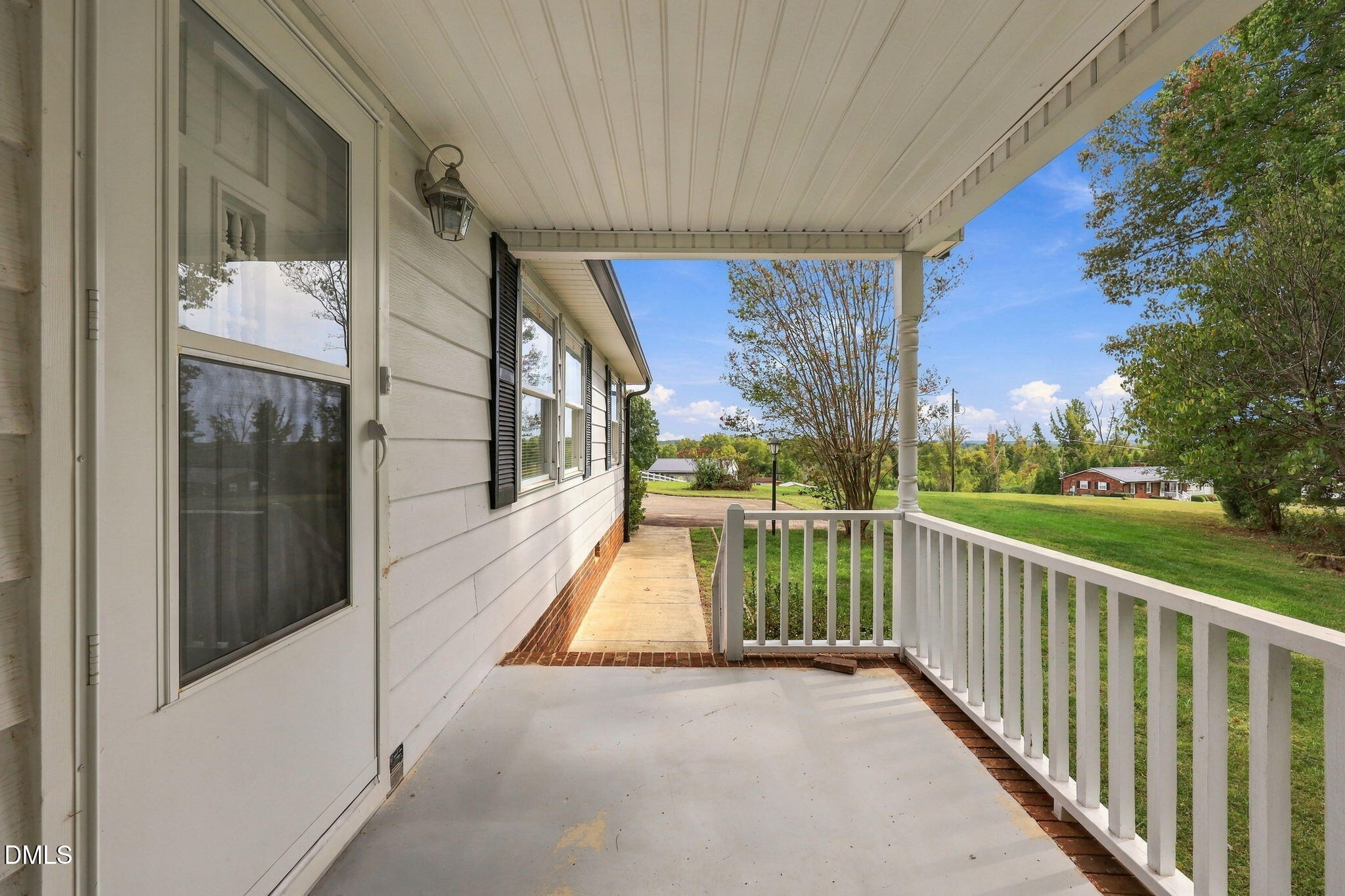 main property photo 30
