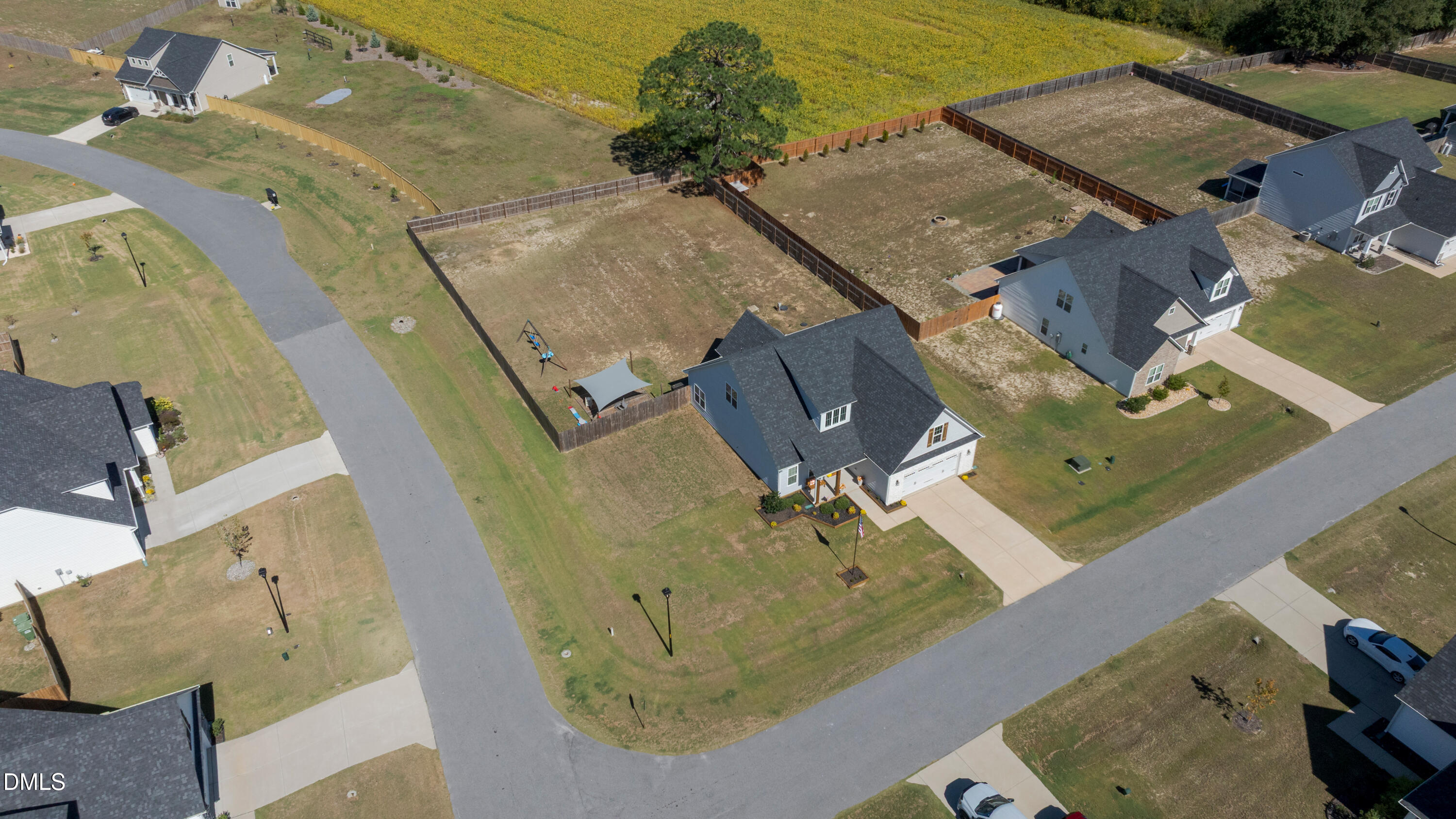 main property photo 40