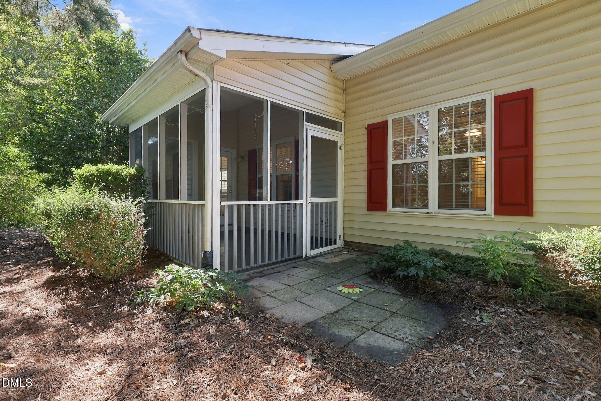 main property photo 31