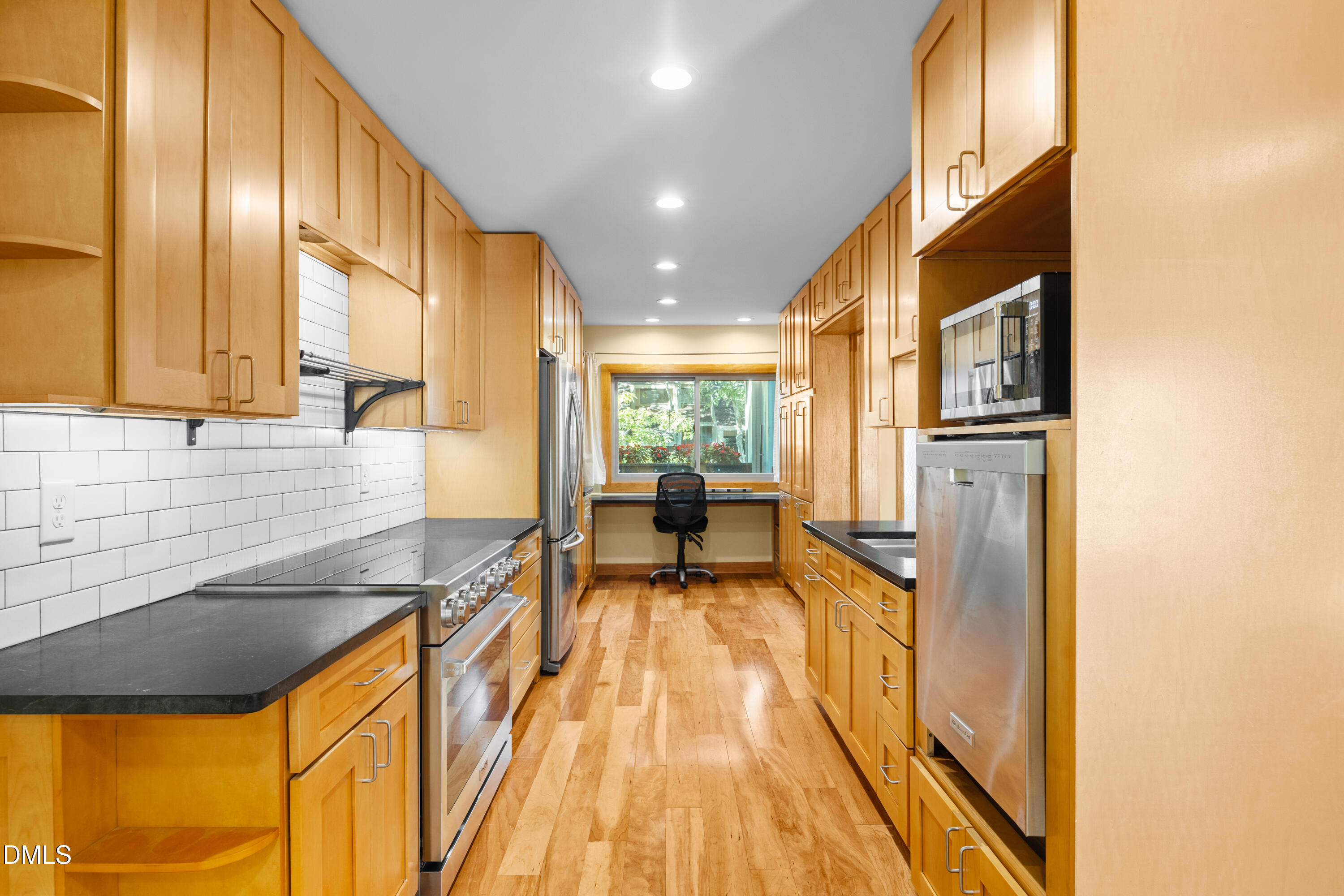 main property photo 14