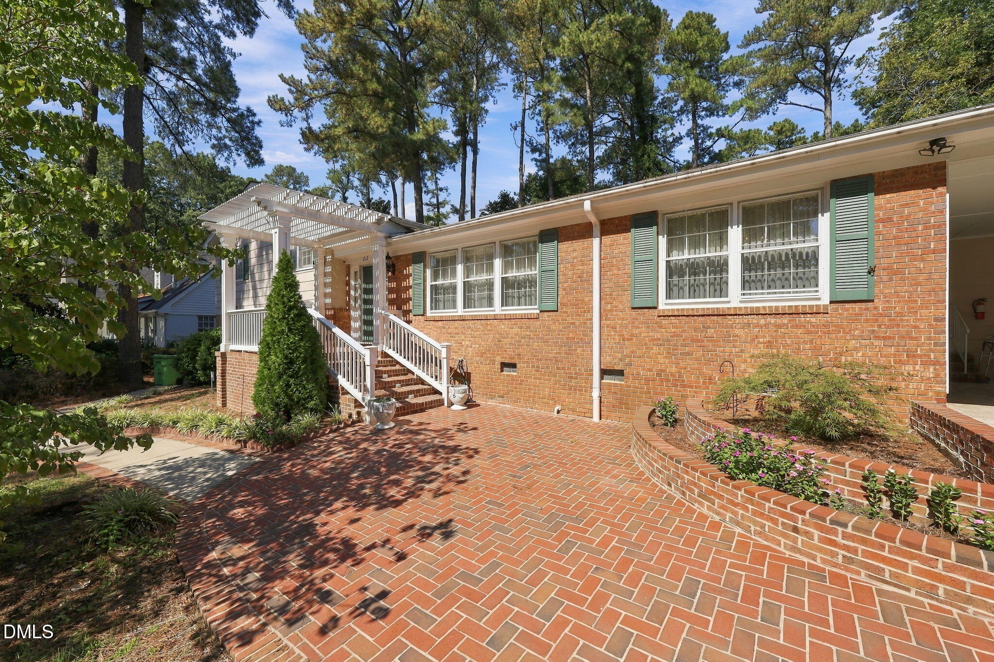 main property photo 3