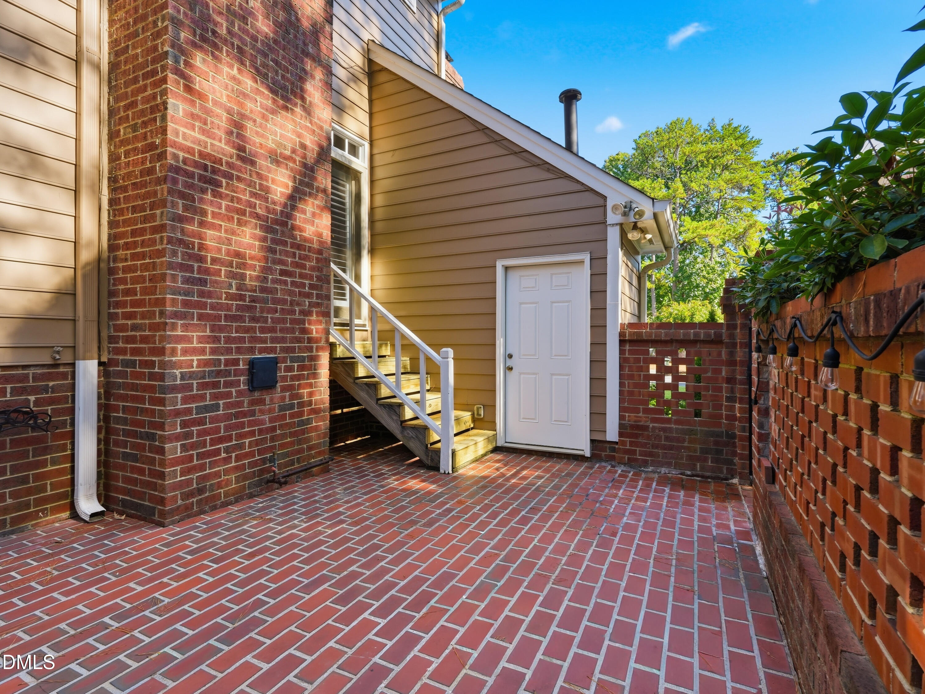 main property photo 34