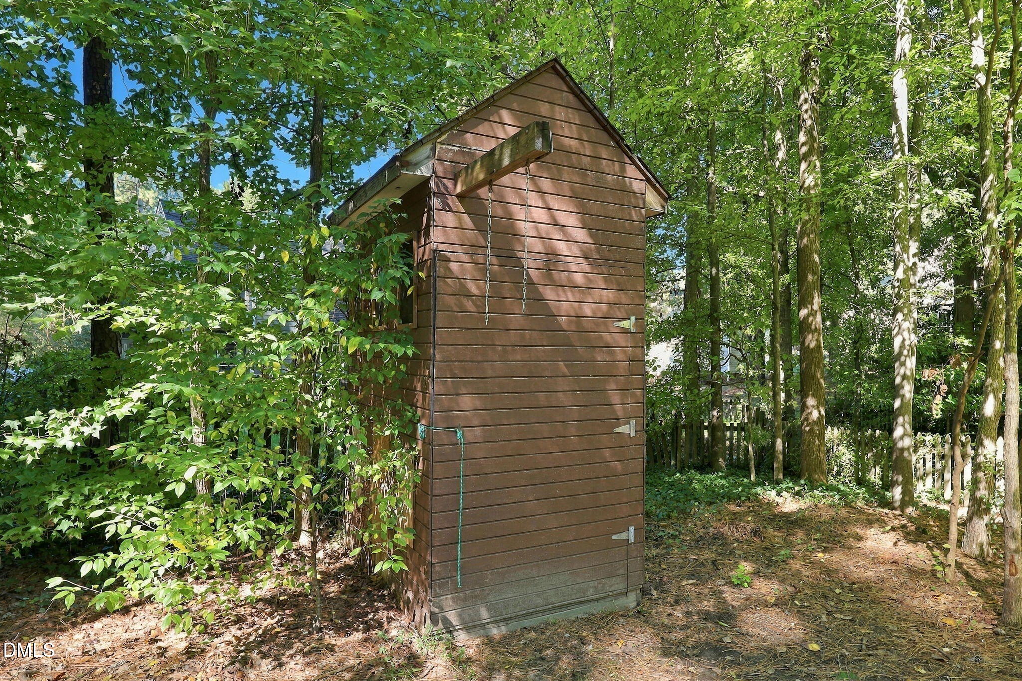 main property photo 45