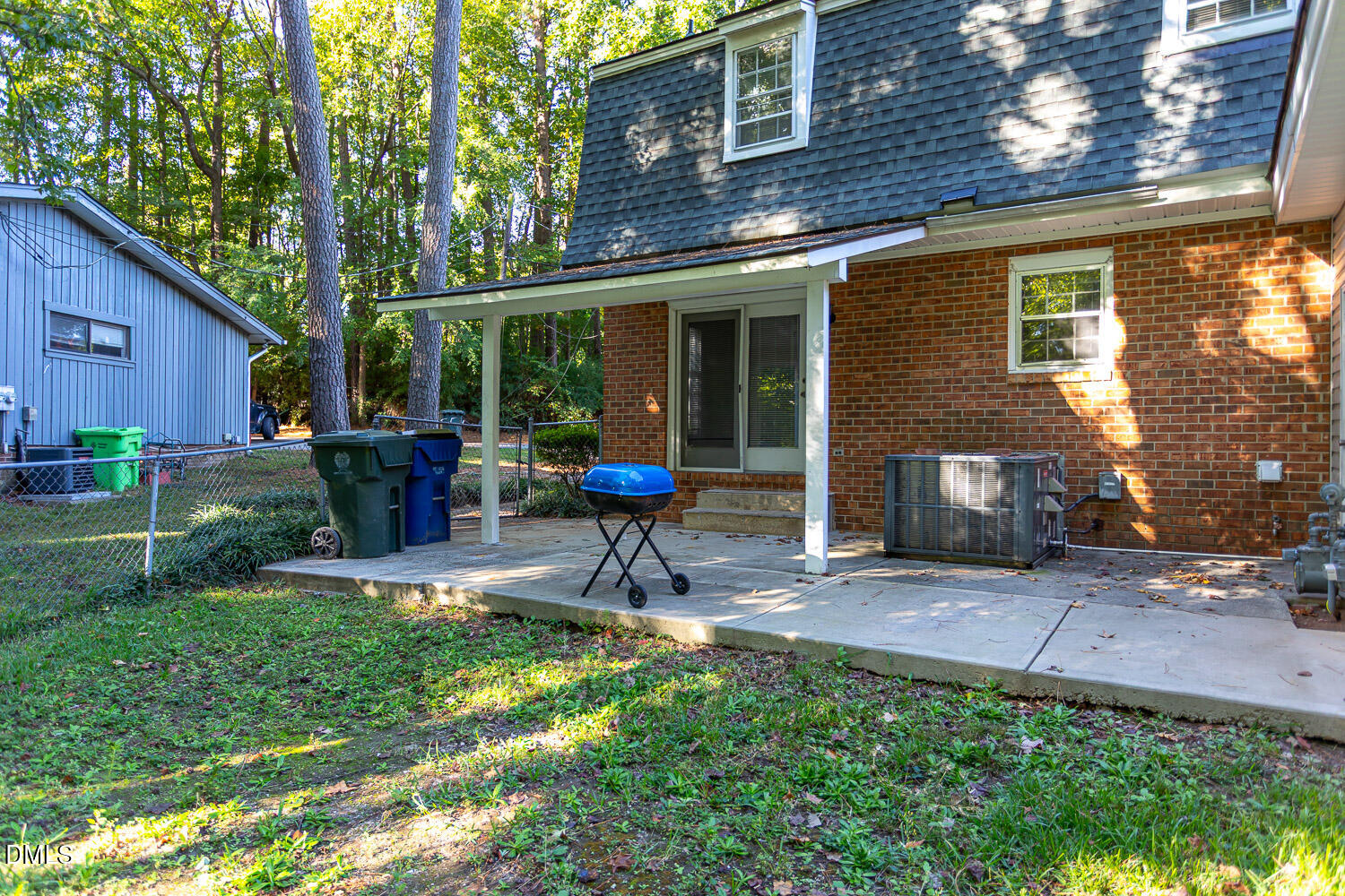 main property photo 25