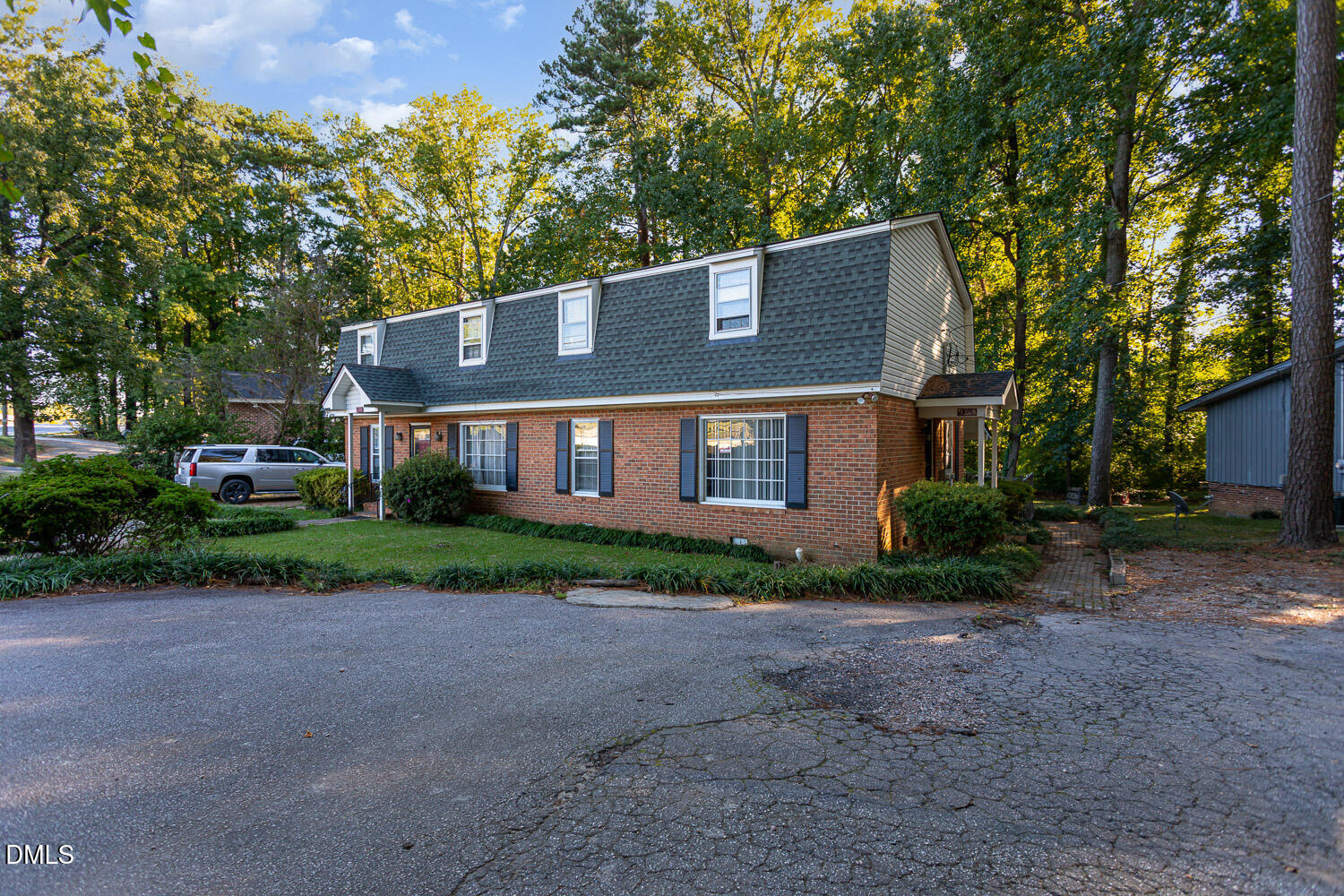 main property photo 28