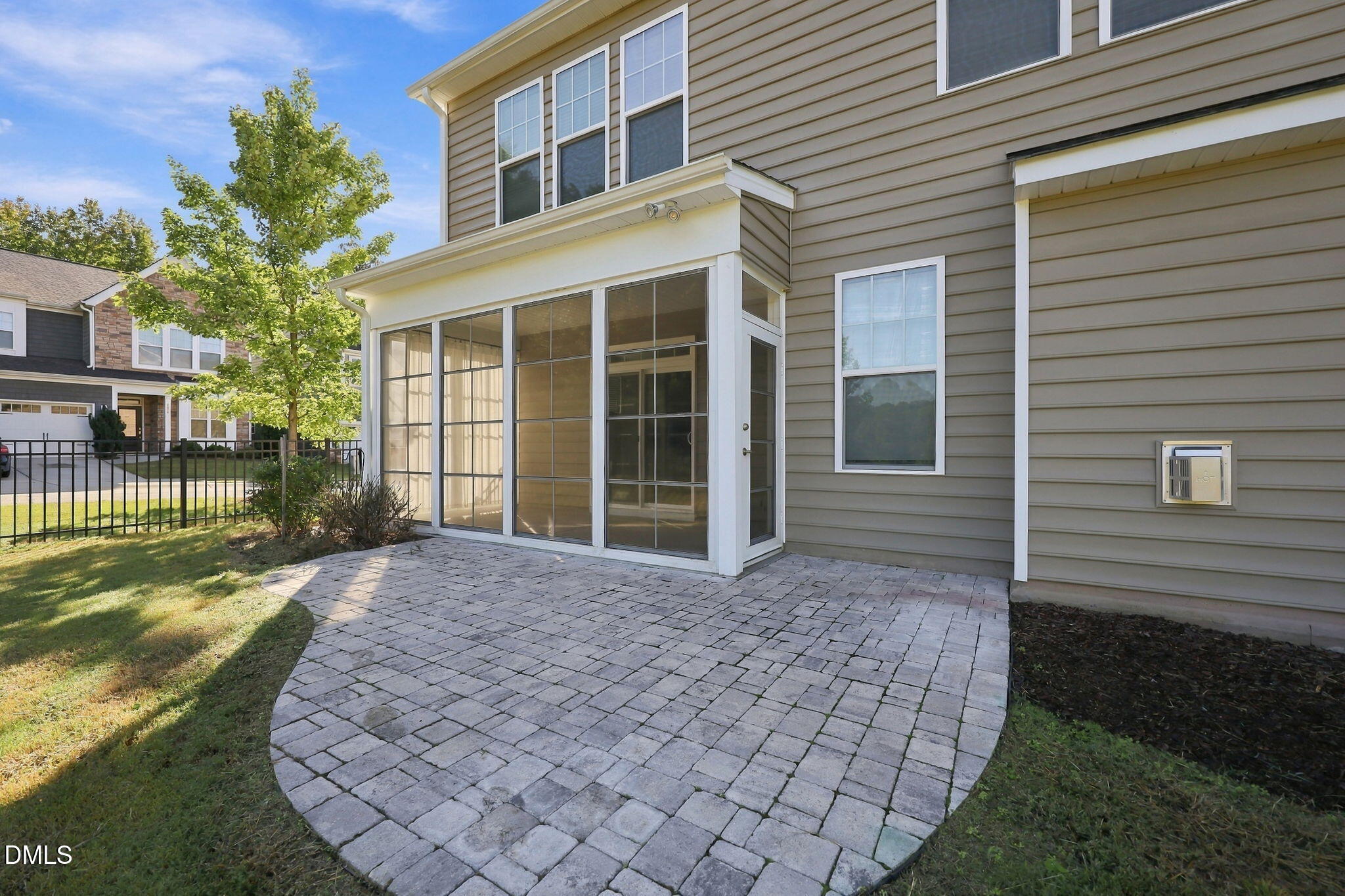 main property photo 4