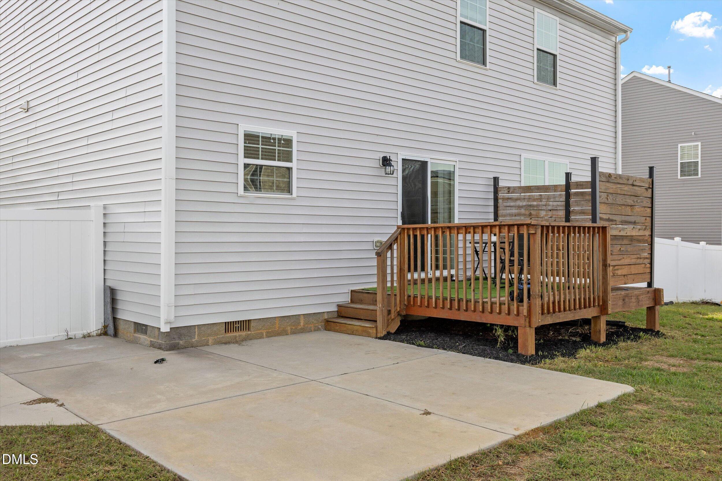main property photo 28