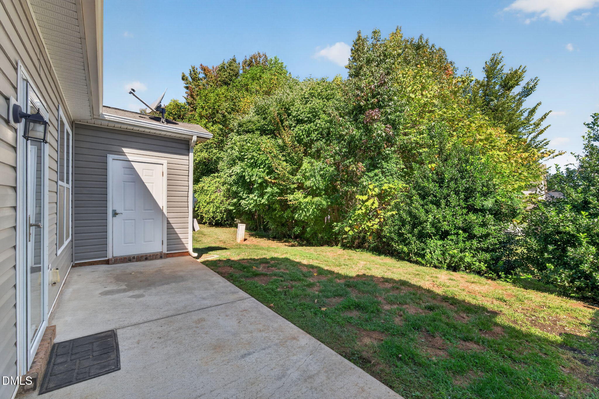 main property photo 37