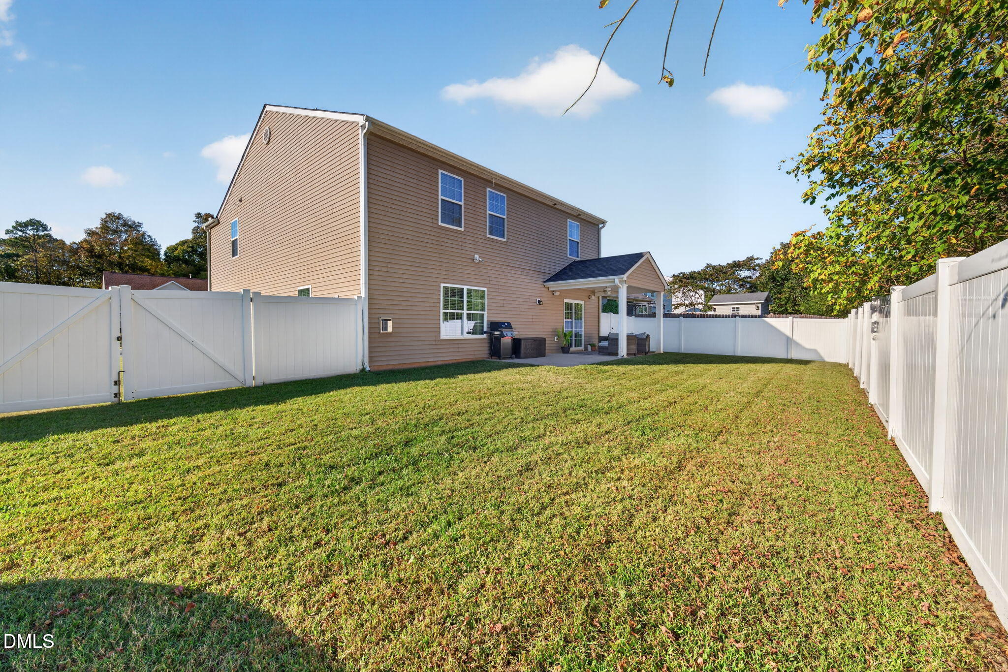main property photo 37