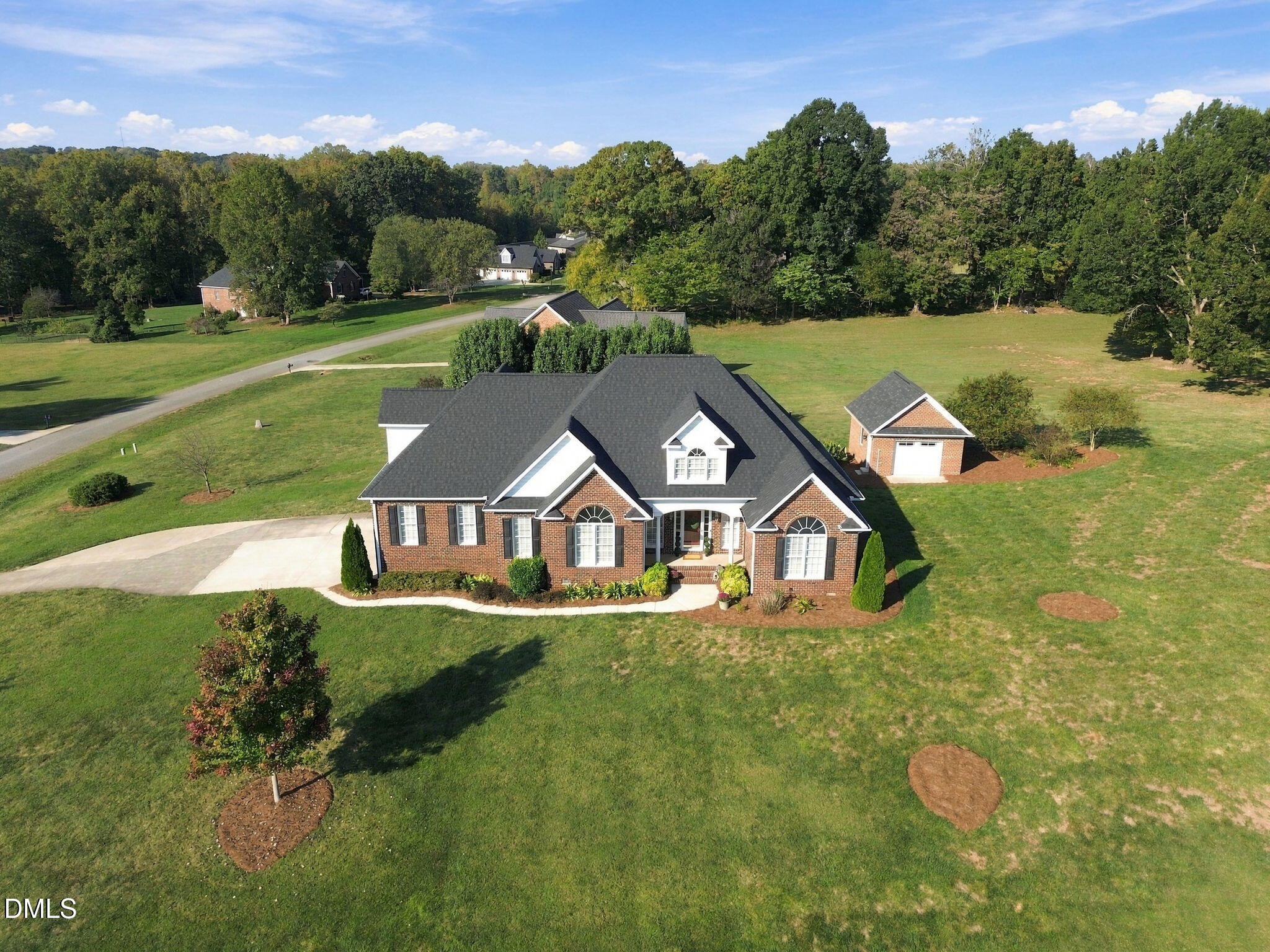 main property photo 9