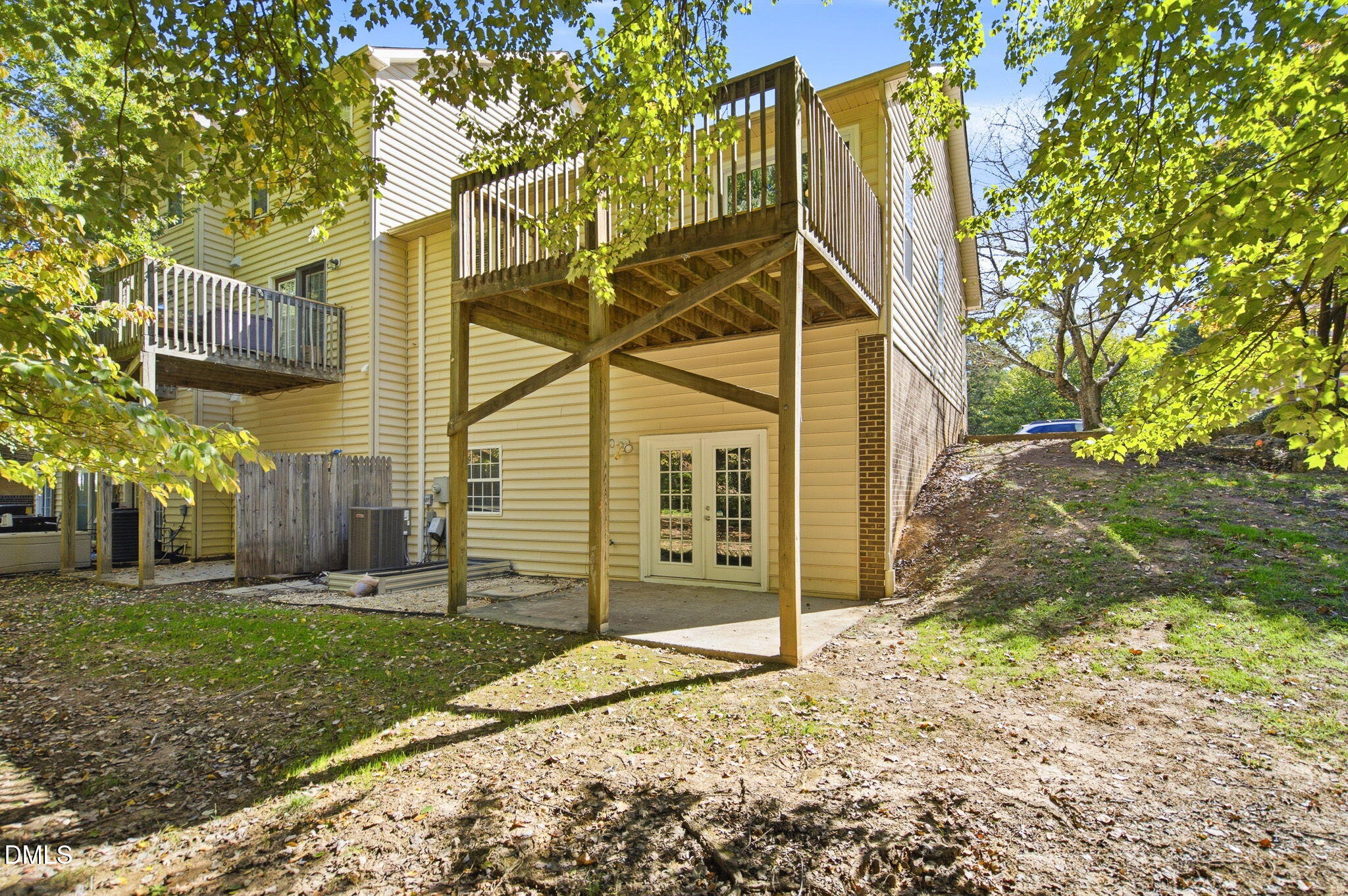 main property photo 27