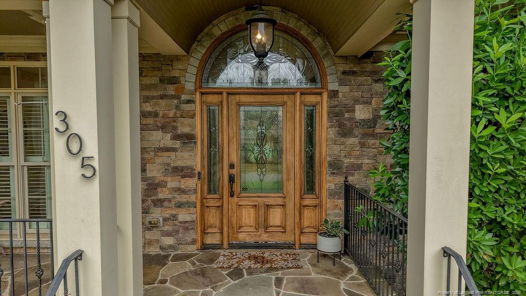 main property photo 9