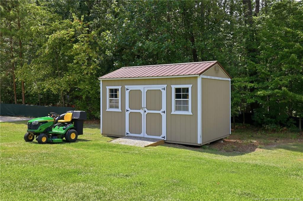 main property photo 28