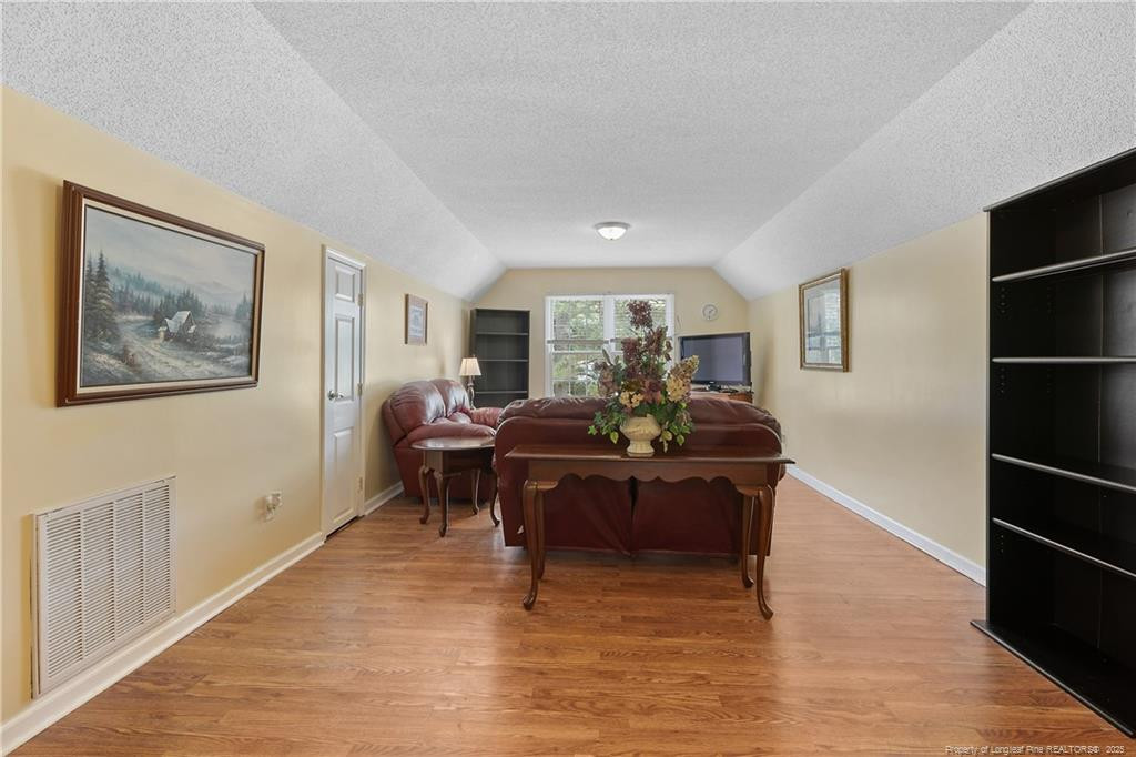 property viewer photo 30