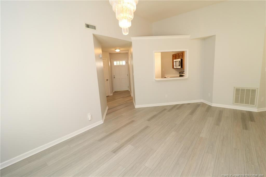 property viewer photo 5