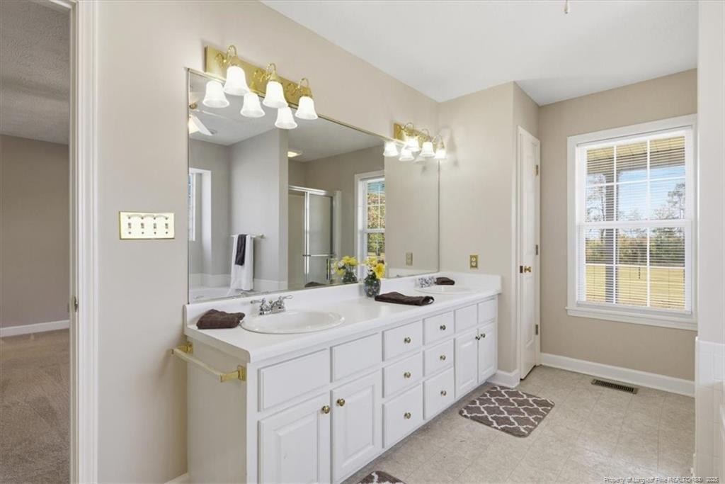 property viewer photo 20