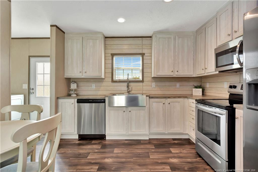 property viewer photo 9