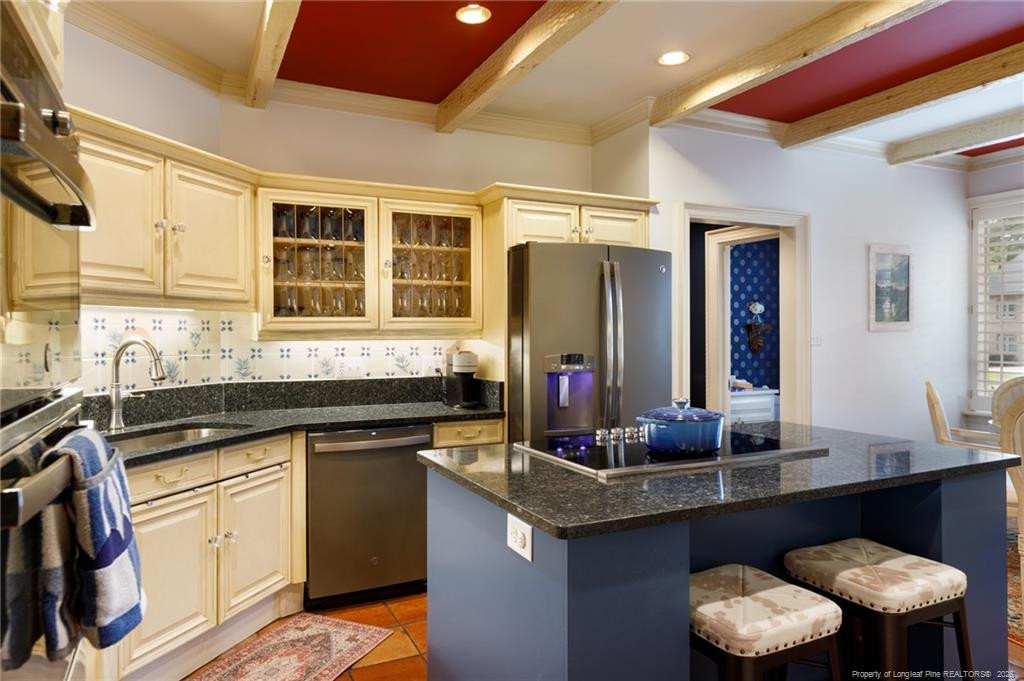 main property photo 9