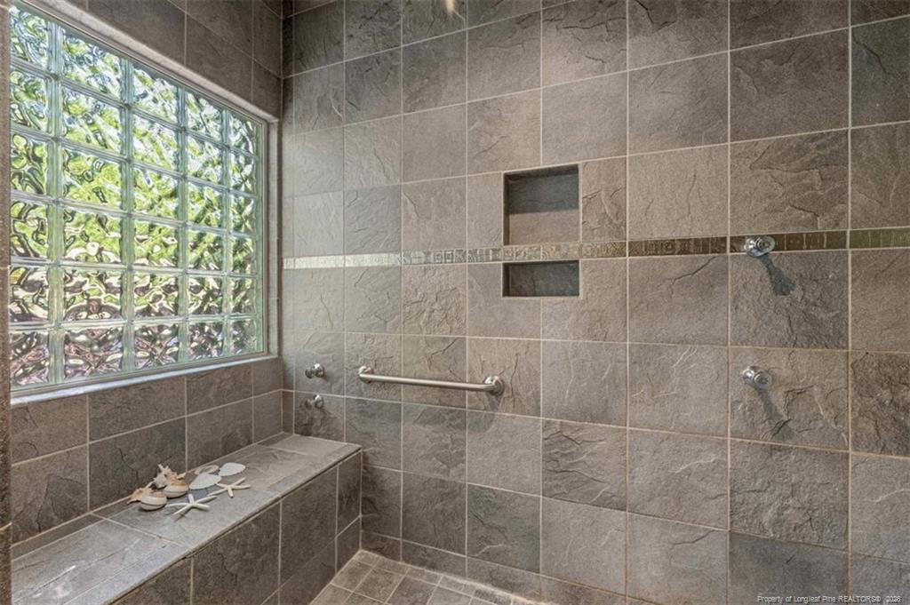 property viewer photo 23