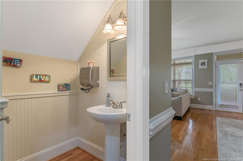 main property photo 7
