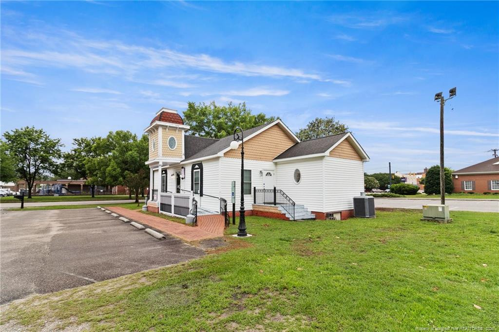 main property photo 23