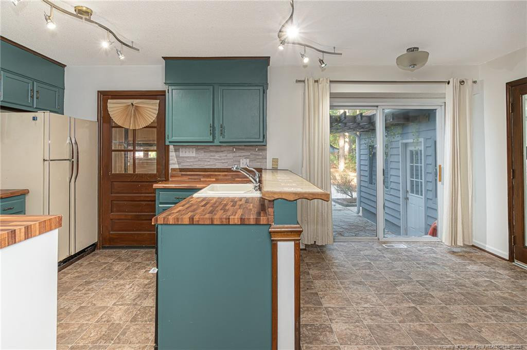 main property photo 16