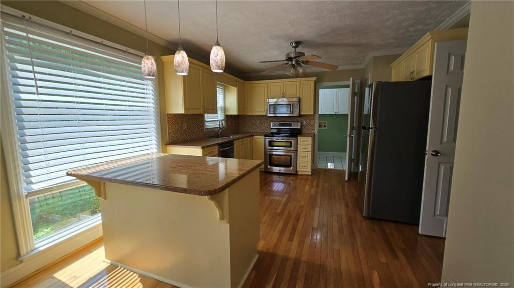 main property photo 11
