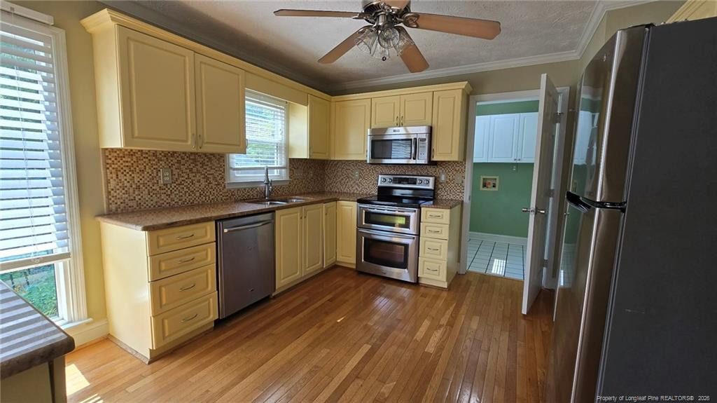 main property photo 13