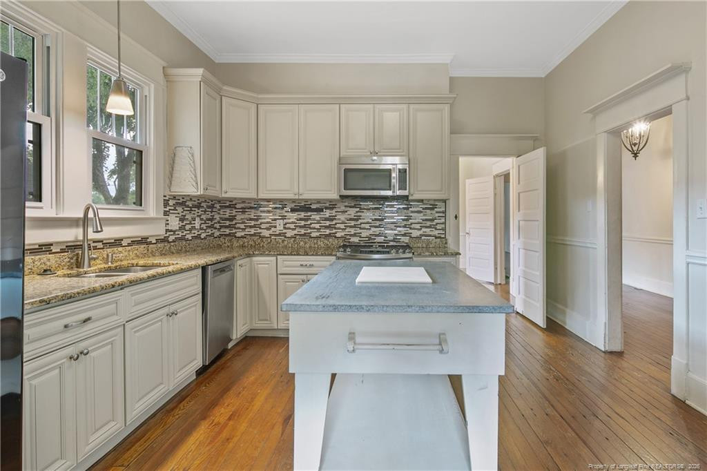main property photo 20