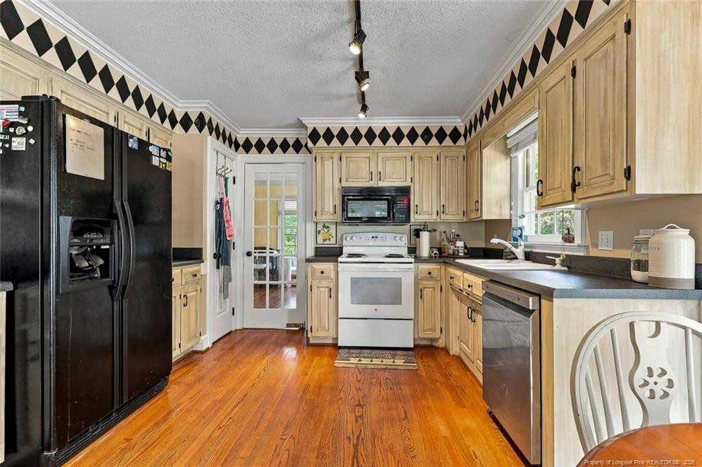 main property photo 17