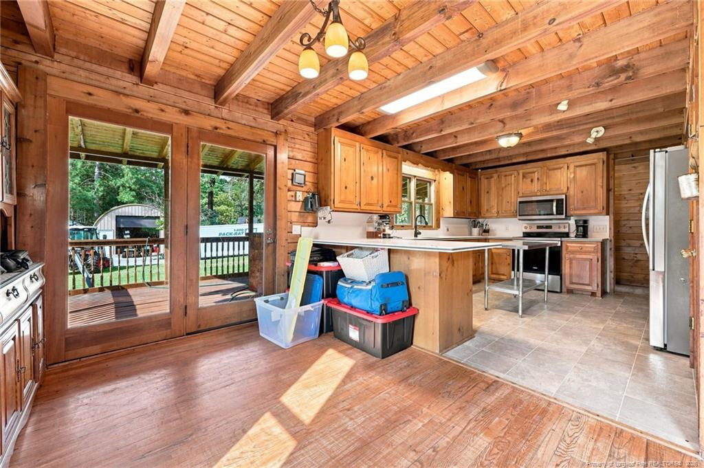 main property photo 20