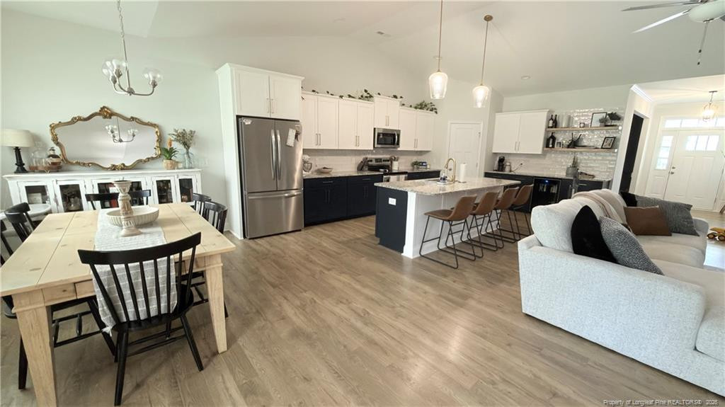 main property photo 8