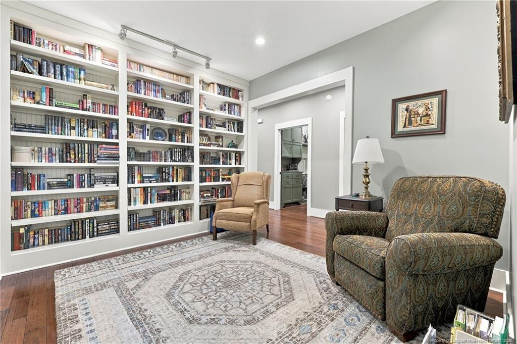 main property photo 20