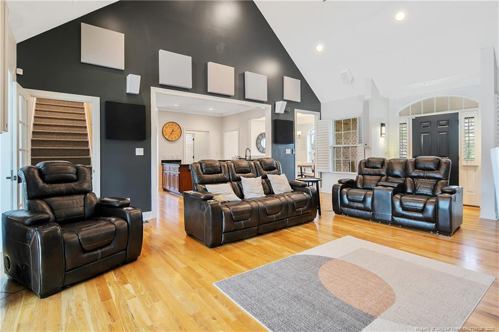 main property photo 8