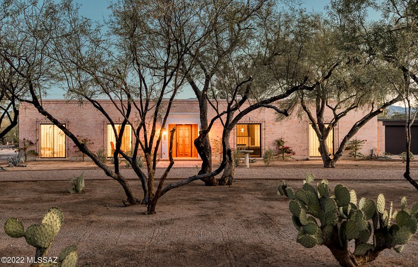 3201 E Arroyo Chico, Tucson, AZ 85716