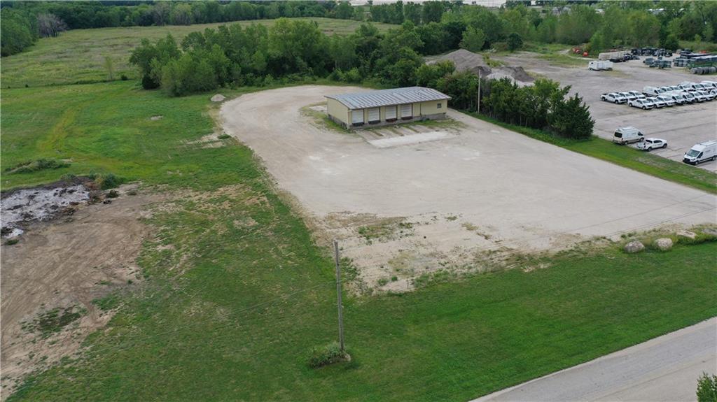 main property photo 23