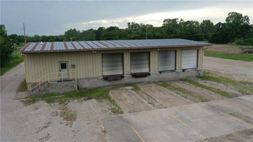 main property photo 28