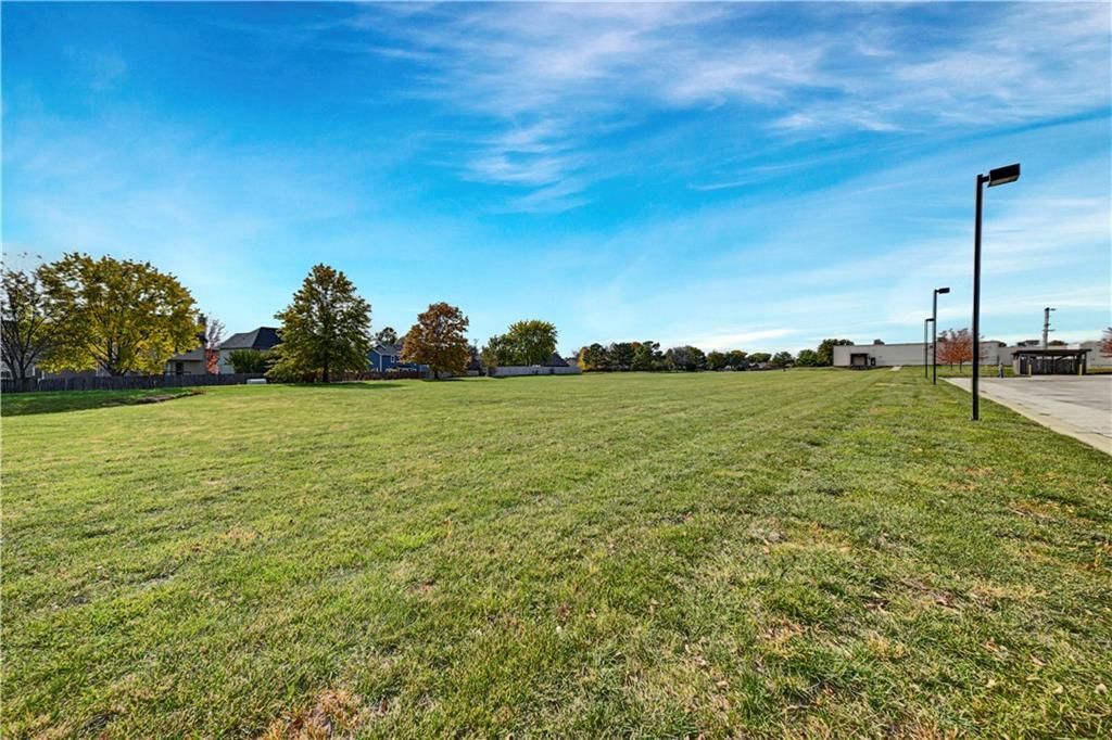 main property photo 11