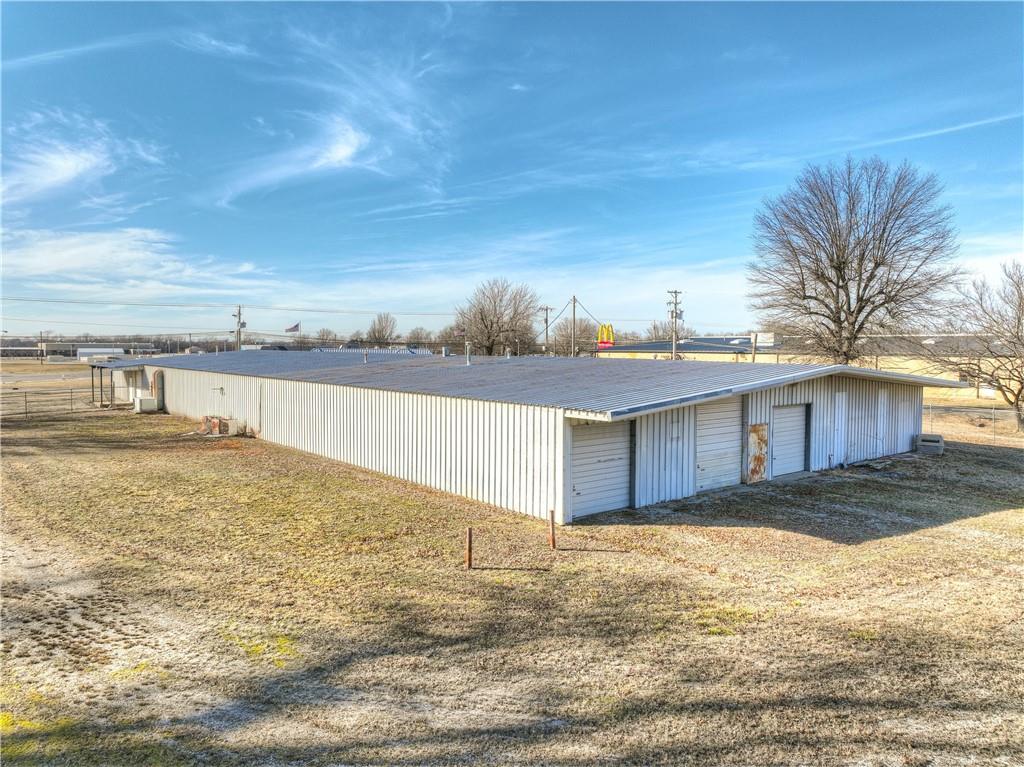 main property photo 11