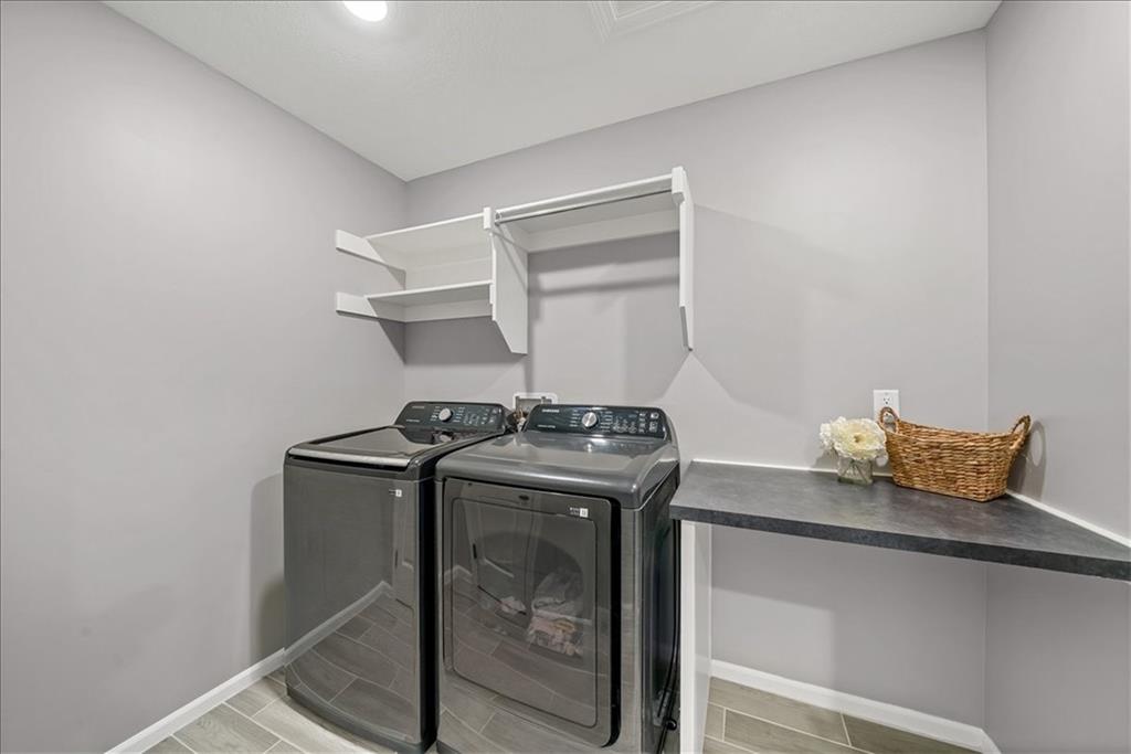 property viewer photo 18