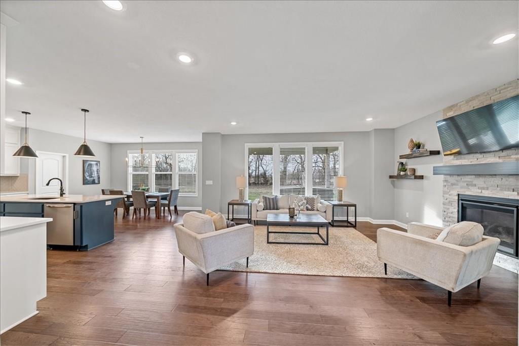 property viewer photo 3