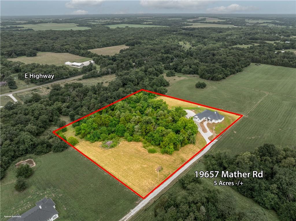 main property photo 43